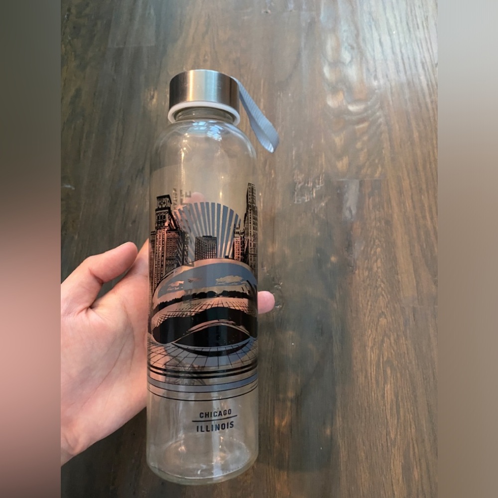 ILLINOIS Chicago water bottle